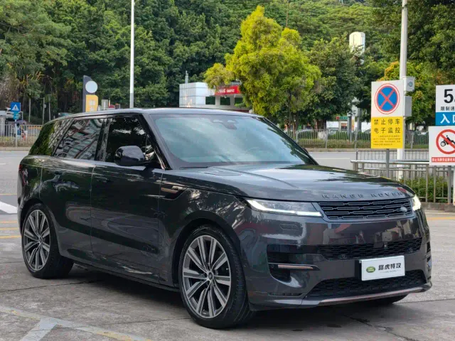 Land Rover Range Rover Sport — Фото автомобиля 3