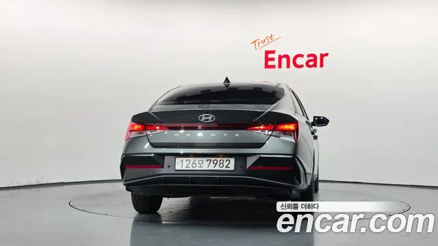 Hyundai Avante CN7 — Фото автомобиля 4