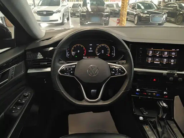 Volkswagen Passat — Фото автомобиля 10