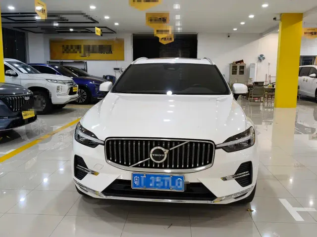 Volvo XC60 — Фото автомобиля 2