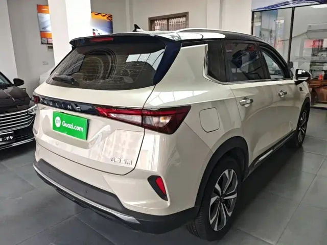 Wuling Asta — Фото автомобиля 6