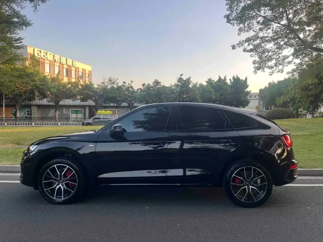 Audi Q5L Sportback — Фото автомобиля 4