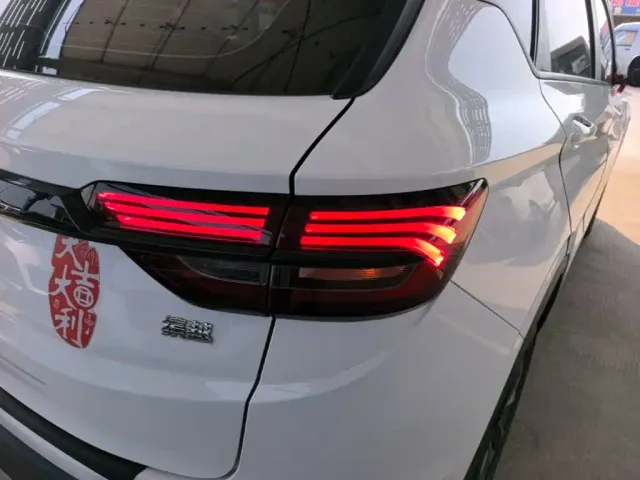 Geely Binyue — Фото автомобиля 7