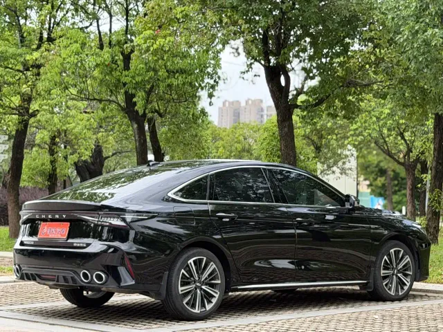 Chery Arrizo 8 — Фото автомобиля 6