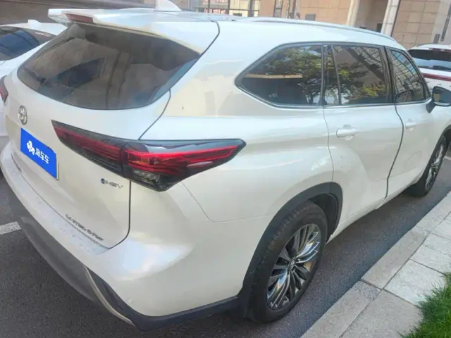 Toyota Highlander — Фото автомобиля 3