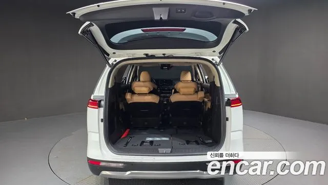 Kia Canival Carnival 4 поколение Бензин 7 мест Signature — Фото автомобиля 20