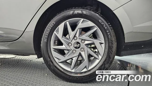 Hyundai Avante CN7 — Фото автомобиля 6