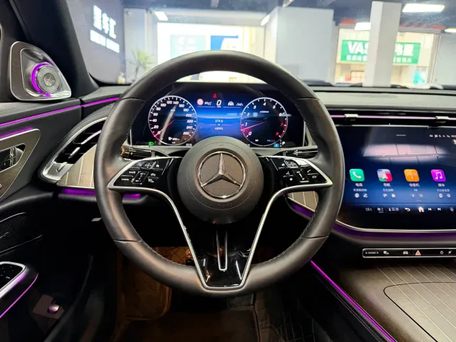 Mercedes-Benz E-Class — Фото автомобиля 8