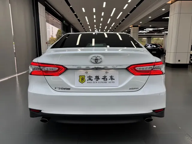 Toyota Camry — Фото автомобиля 5