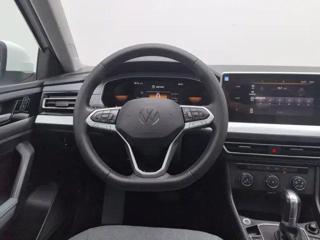 Volkswagen Lavida — Фото автомобиля 11