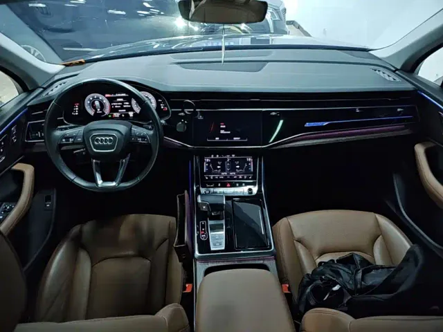 Audi Q7 — Фото автомобиля 9