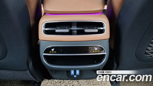 Genesis GV70 — Фото автомобиля 25