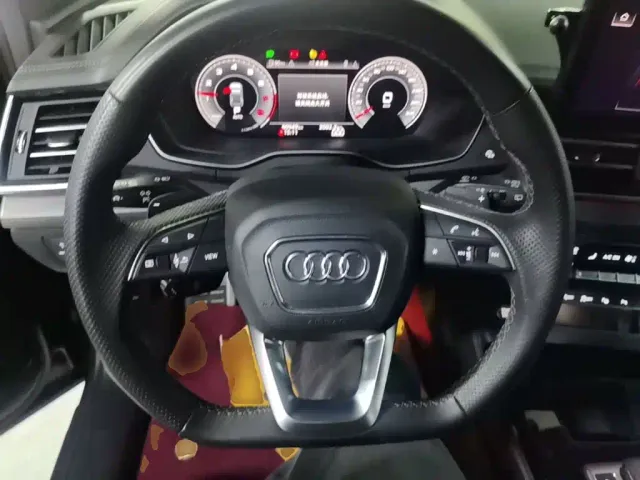 Audi Q5L — Фото автомобиля 10