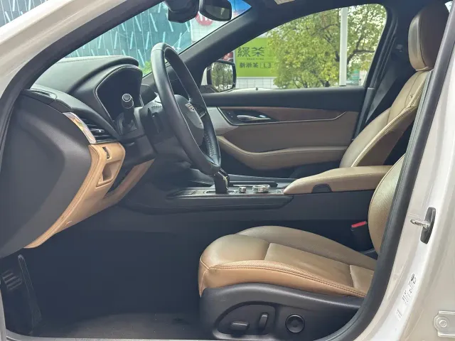 Cadillac CT5 — Фото автомобиля 8