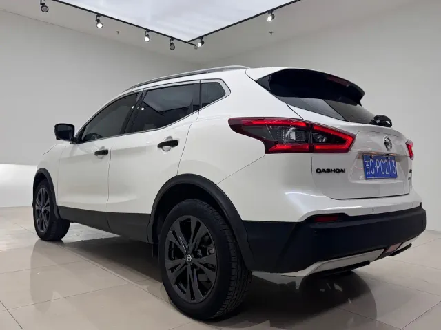 Nissan Qashqai — Фото автомобиля 4