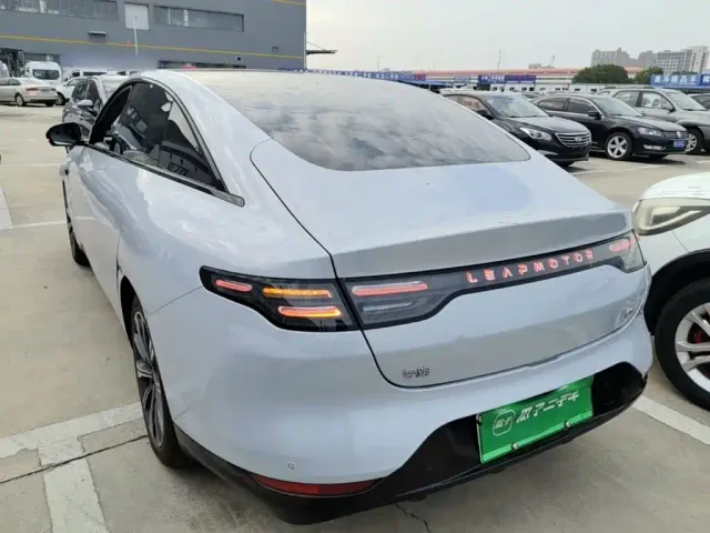Leapmotor C01 — Фото автомобиля 4