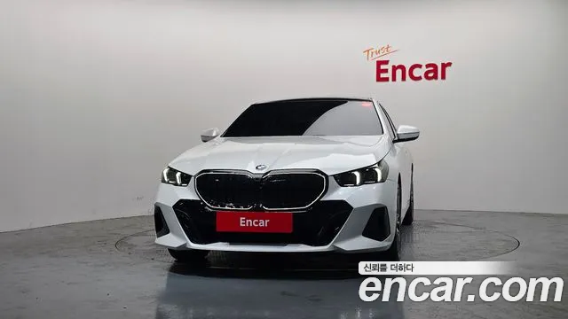 BMW 5-Series — Фото автомобиля 3