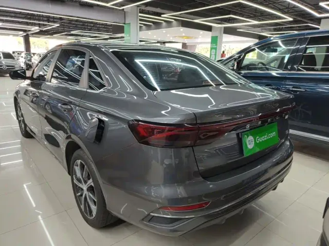 Geely Emgrand — Фото автомобиля 4