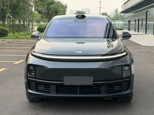 Li Auto L7 — Фото автомобиля 2