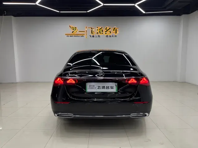 Mercedes-Benz E-Class — Фото автомобиля 20