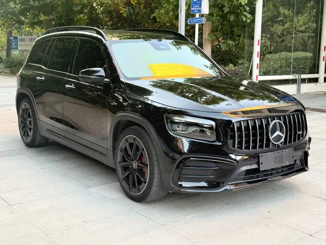 Mercedes-Benz GLB AMG — Фото автомобиля 3