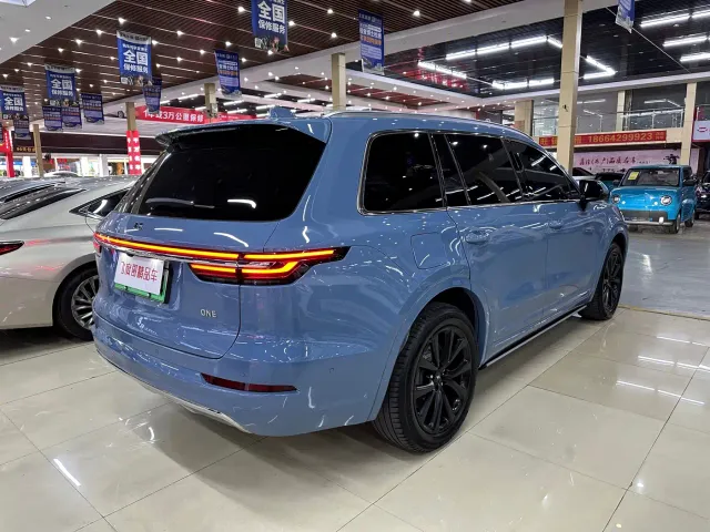 Li Auto ONE — Фото автомобиля 7