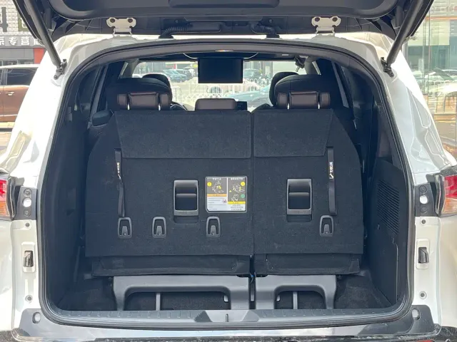 Toyota Sienna — Фото автомобиля 16