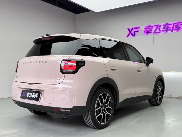 Leapmotor A10 — Фото автомобиля 6