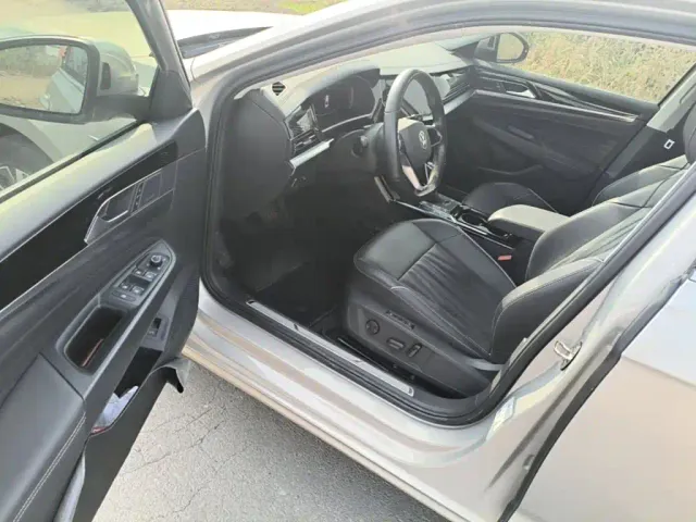 Volkswagen Passat — Фото автомобиля 15