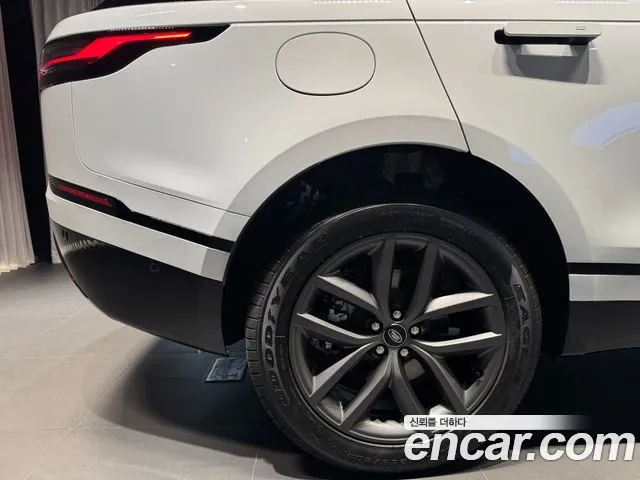 Land Rover Range Rover Velar Range Rover Velar 2.0 P250 Dynamic SE — Фото автомобиля 10