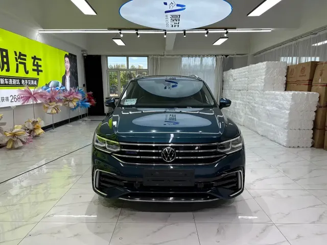 Volkswagen Tiguan L PHEV — Фото автомобиля 2