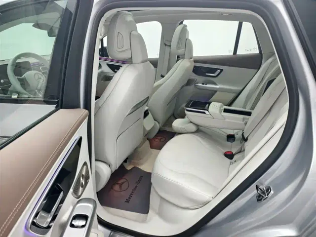 Mercedes-Benz EQE SUV — Фото автомобиля 10
