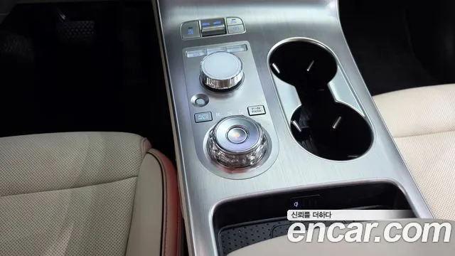Genesis GV70 2.5T Бензин 2WD — Фото автомобиля 9
