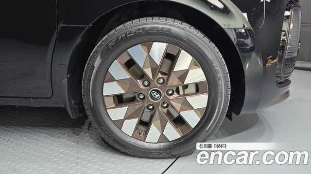 Hyundai Staria Staria 4WD Lounge 9 мест — Фото автомобиля 19
