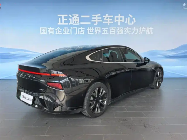 Xpeng P7 — Фото автомобиля 5