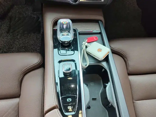 Volvo S90 — Фото автомобиля 13