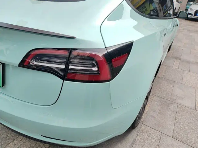 Tesla Model 3 — Фото автомобиля 7