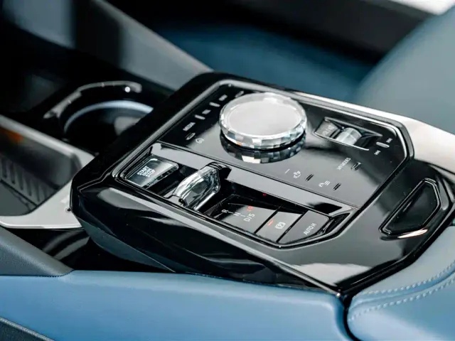 BMW 5 Series — Фото автомобиля 17