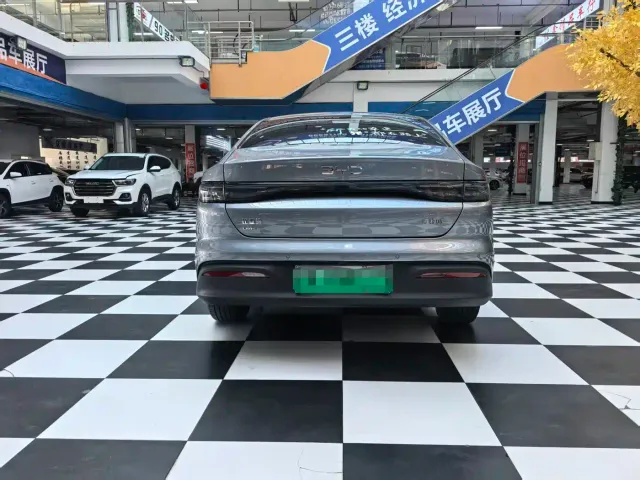 BYD Seal 05 DM-i — Фото автомобиля 8