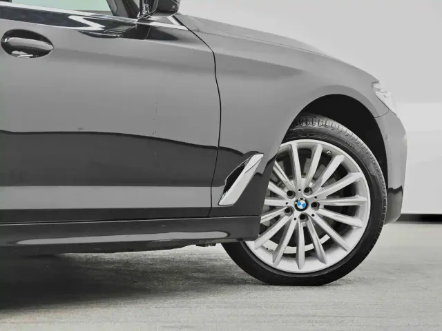 BMW 5 Series — Фото автомобиля 17