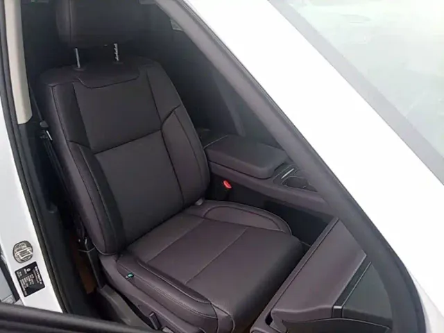 Leapmotor C16 — Фото автомобиля 24