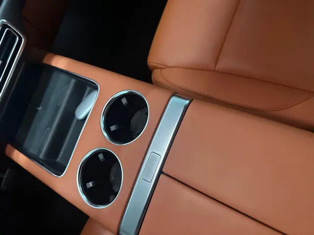 Li Auto L9 — Фото автомобиля 7