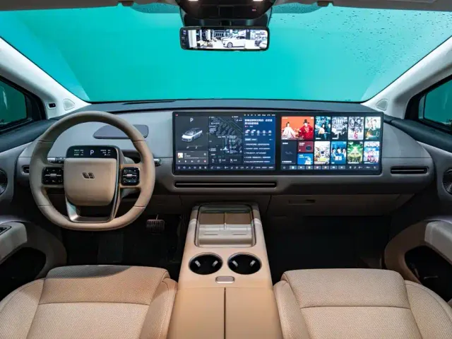 Li Auto i8 — Фото автомобиля 19