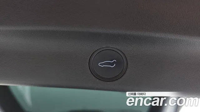 Tesla Model Y — Фото автомобиля 29