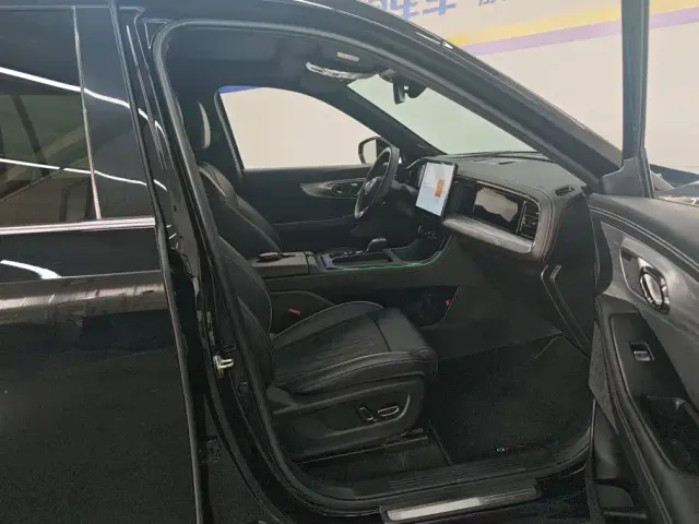 GAC Trumpchi GS8 — Фото автомобиля 8