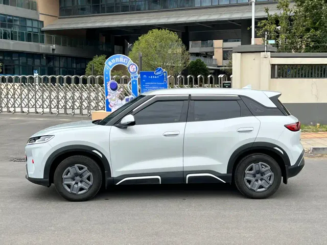 BYD Yuan UP — Фото автомобиля 8