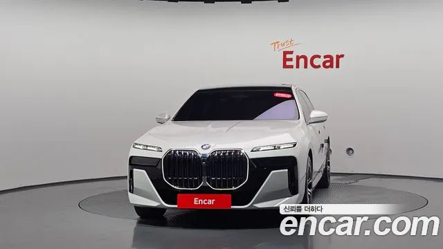 BMW 7 Series G70 — Фото автомобиля 3