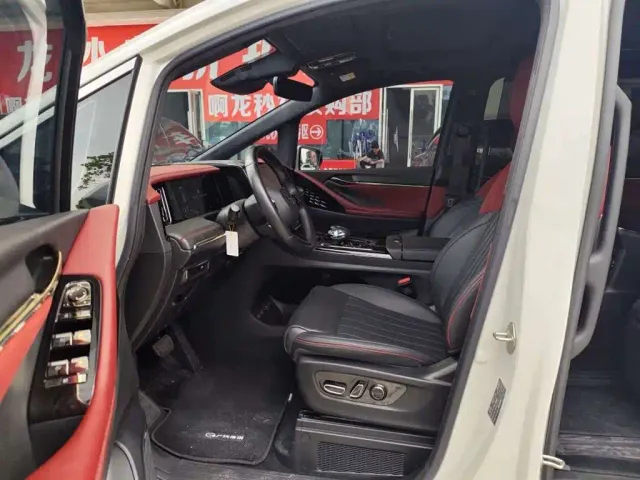 GAC Trumpchi M8 — Фото автомобиля 5