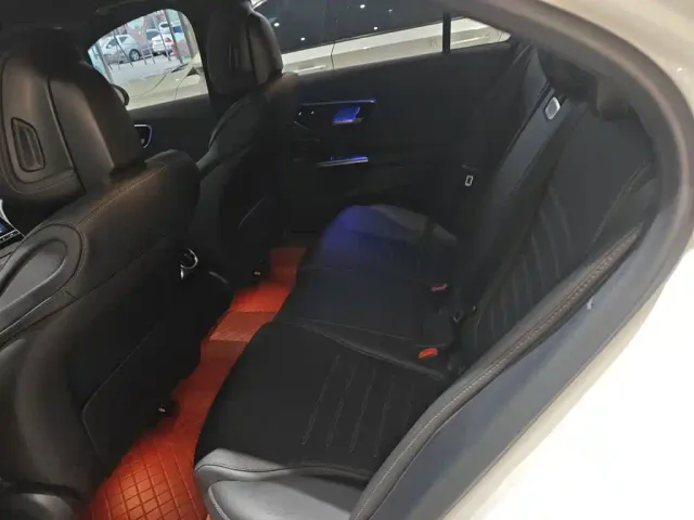 Mercedes-Benz C-Class — Фото автомобиля 12