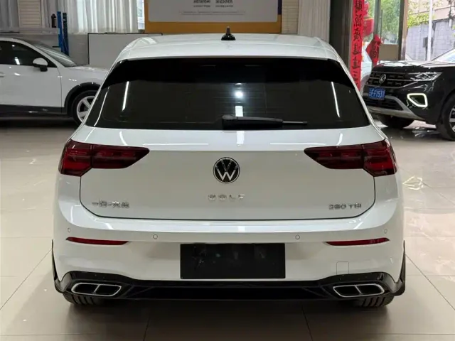 Volkswagen Golf — Фото автомобиля 5